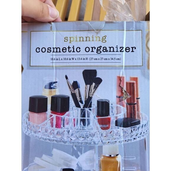 Amazing Spinning Cosmetic Organizer - Picture 2 of 4
